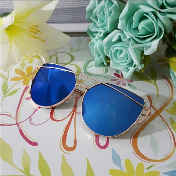 {QUINN} cat eye Flat Mirrored Oversized Sunglasses - Picture 2 of 7